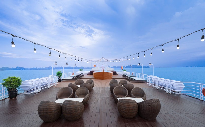 Du thuyền Sea Coral Cruise 5 sao Vịnh Lan Hạ