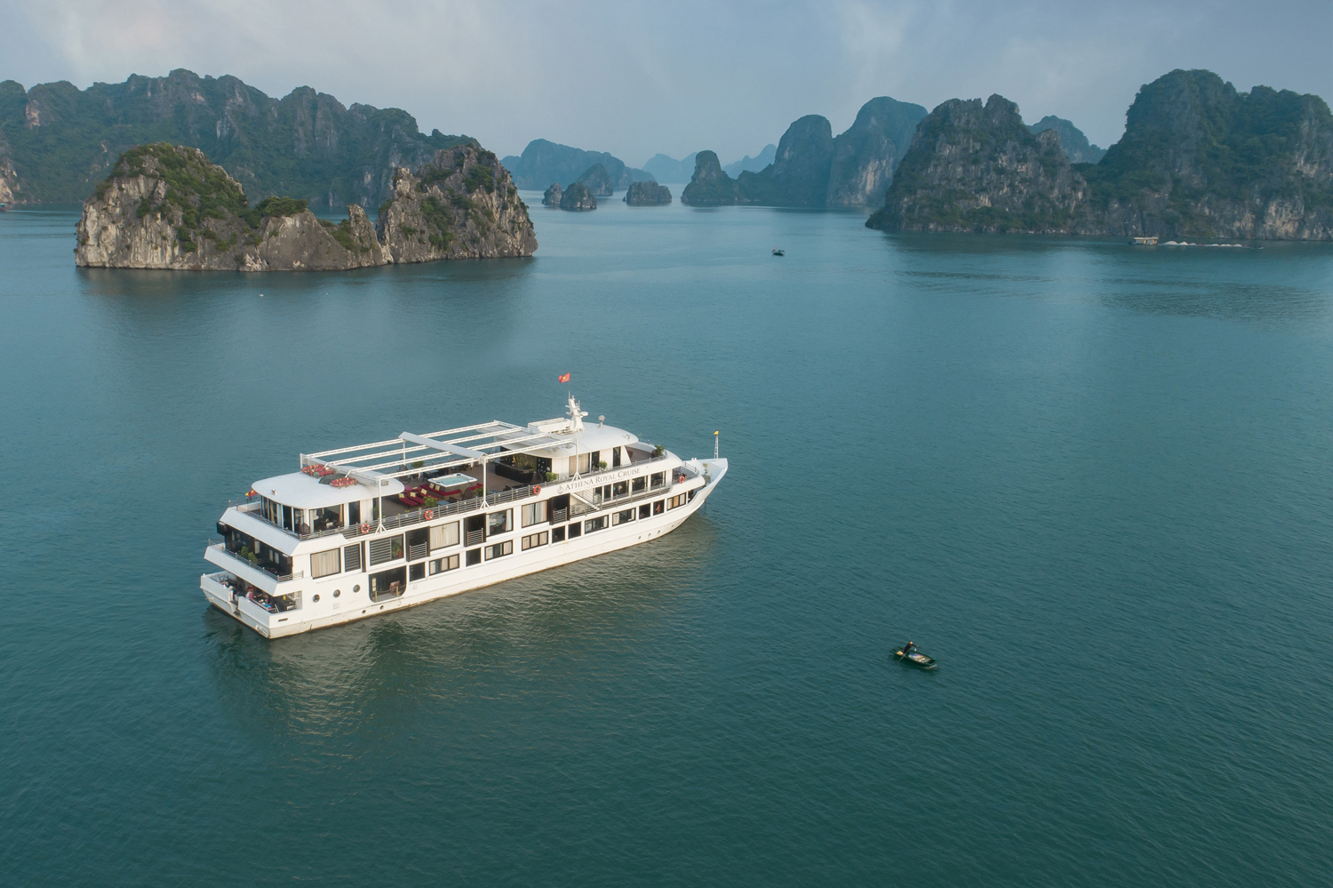 Du thuyền Athena Royal Cruise với 22 cabin