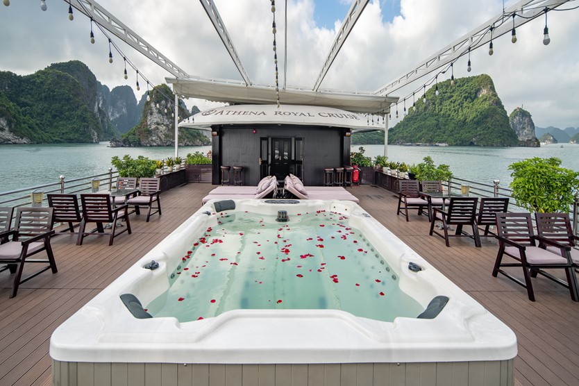 Du thuyền Athena Cruise 5 sao Vịnh Hạ Long