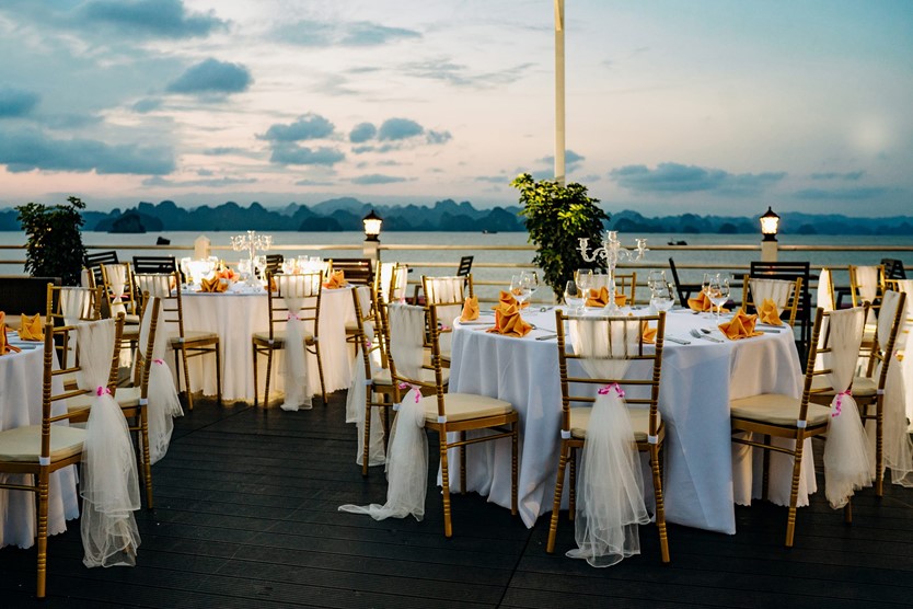 Du thuyền Athena Cruise 5 sao Vịnh Hạ Long