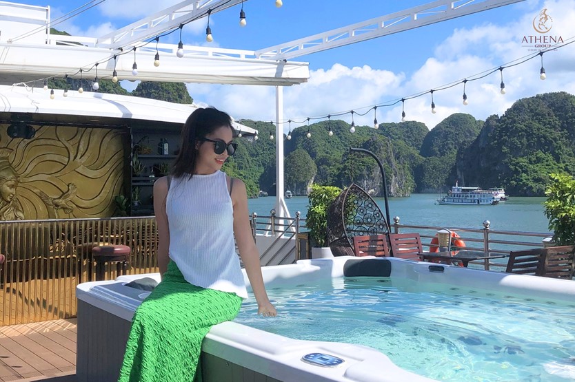 Du thuyền Athena Cruise 5 sao Vịnh Hạ Long