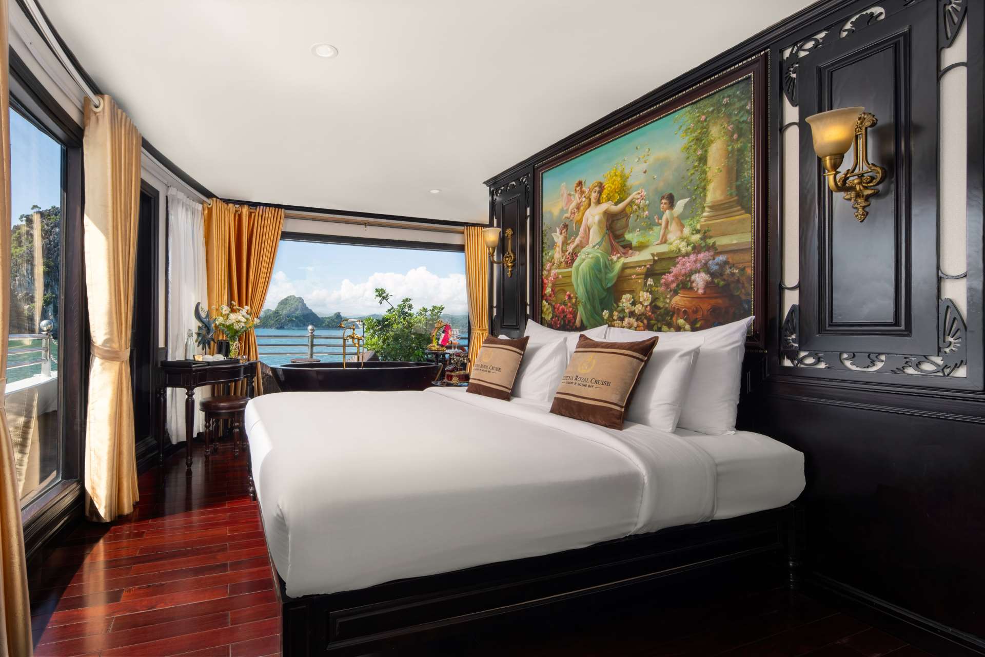 Athena Royal Suite | Số lượng phòng: 1 | Diện tích: 58m2 | Tầng 2 (Bao gồm ban công riêng. 1 phòng 2 giường đơn + 1 phòng 1 giường đôi))