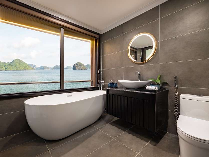 Du thuyền Doria Cruise 5 sao Vịnh Lan Hạ