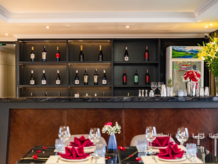 Du thuyền Doria Cruise 5 sao Vịnh Lan Hạ