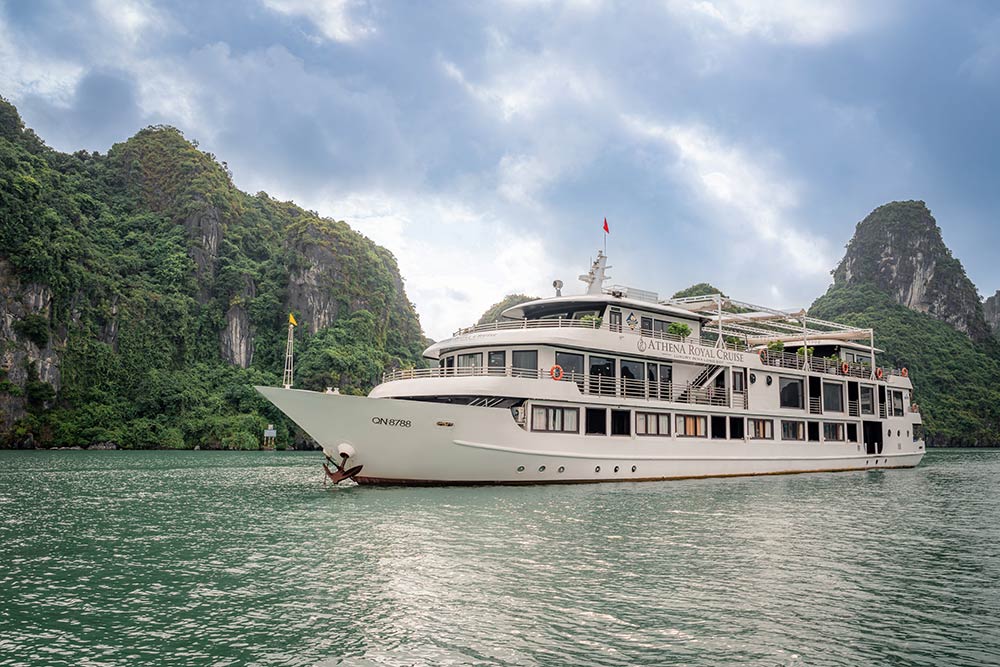 Du thuyền Athena Royal Cruise với 22 cabin