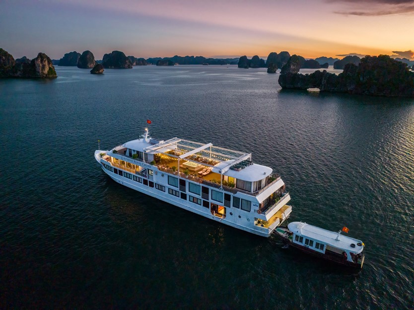 Du thuyền Athena Cruise 5 sao Vịnh Hạ Long