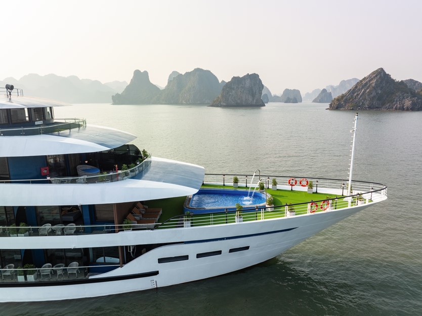 Du thuyền Doria Cruise 5 sao Vịnh Lan Hạ