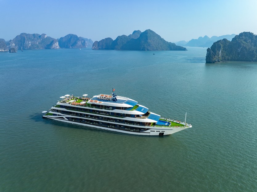 Du thuyền Doria Cruise 5 sao Vịnh Lan Hạ
