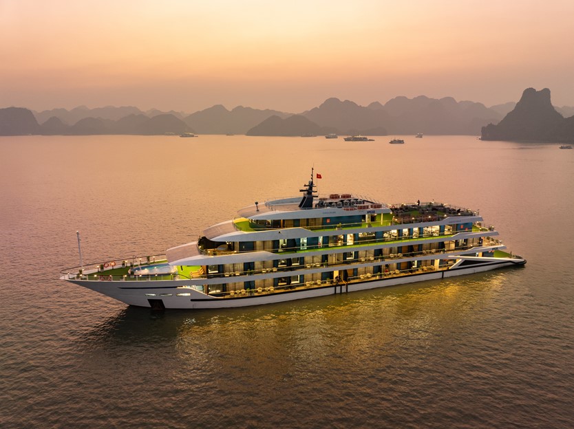 Du thuyền Doria Cruise 5 sao Vịnh Lan Hạ