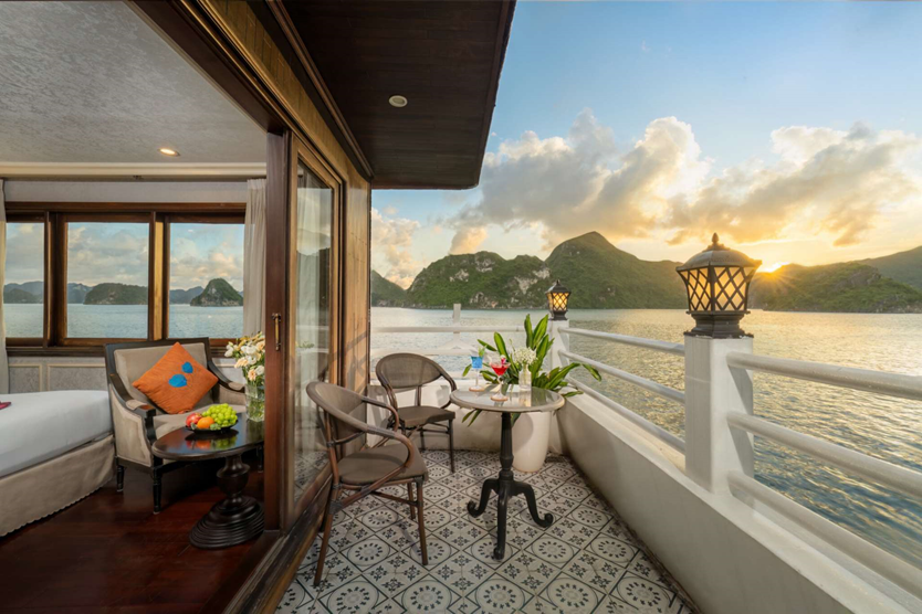 Du thuyền Athena Cruise 5 sao Vịnh Hạ Long