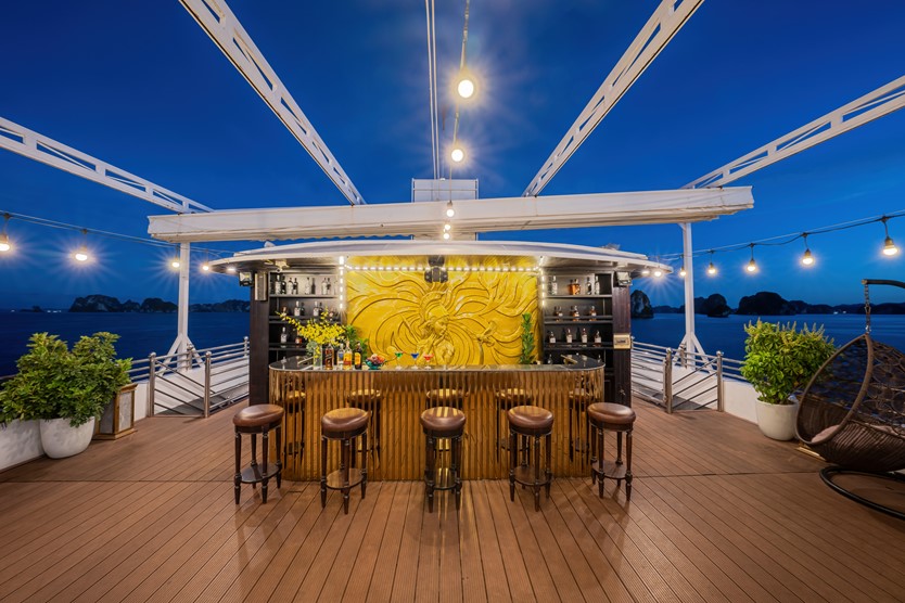 Du thuyền Athena Cruise 5 sao Vịnh Hạ Long