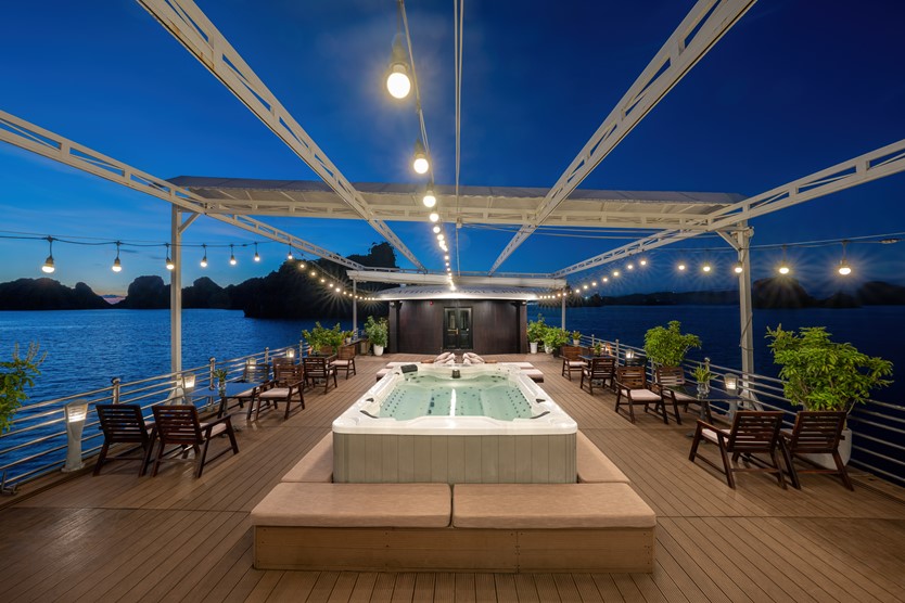 Du thuyền Athena Cruise 5 sao Vịnh Hạ Long