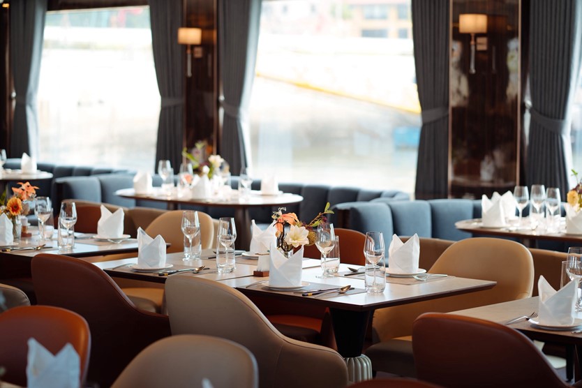 Du thuyền Saquila Yacht Day Cruise 5* tour 1 ngày