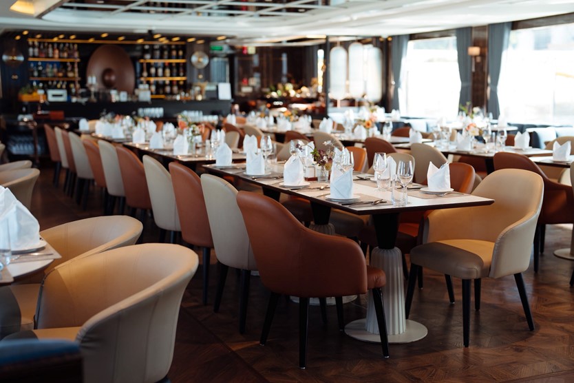 Du thuyền Saquila Yacht Day Cruise 5* tour 1 ngày