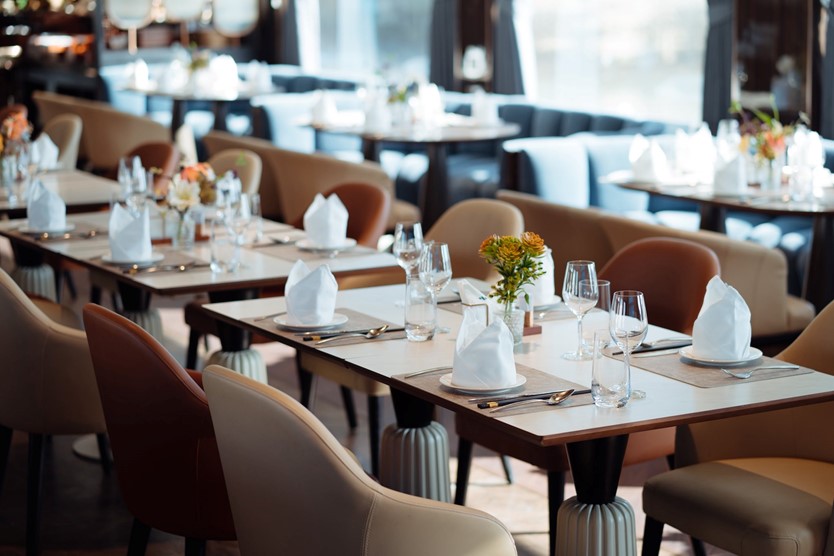 Du thuyền Saquila Yacht Day Cruise 5* tour 1 ngày