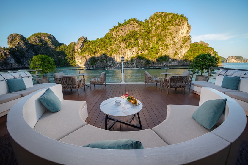 Du thuyền Saquila Yacht Day Cruise 5* tour 1 ngày