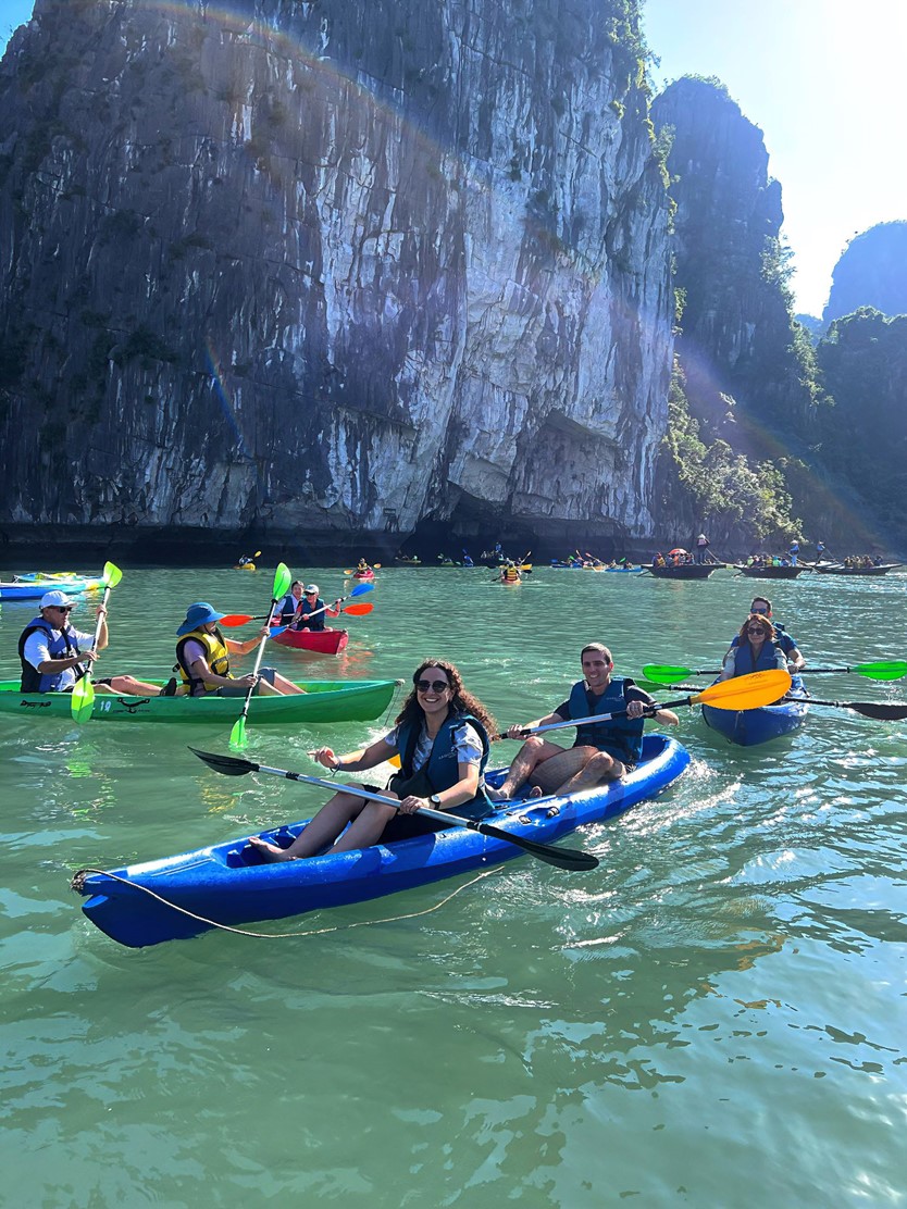 Du thuyền Saquila Yacht Day Cruise 5* tour 1 ngày