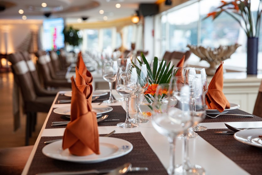 Du thuyền Princess Day Cruise 5* vịnh Hạ Long