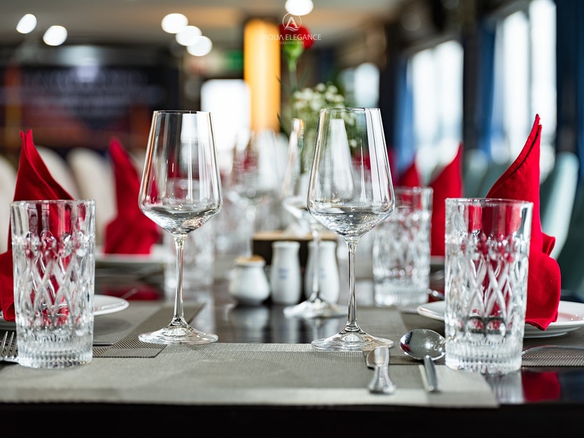 Du thuyền Aqua Elegance 5 sao Vịnh Hạ Long