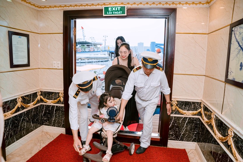 Du thuyền Princess Day Cruise 5* vịnh Hạ Long