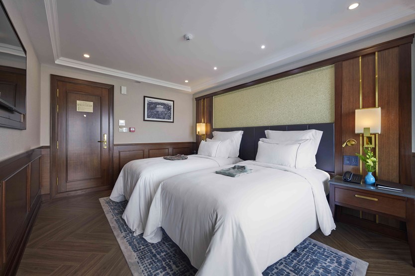 Du thuyền Paradise Legacy 5 sao Vịnh Hạ Long