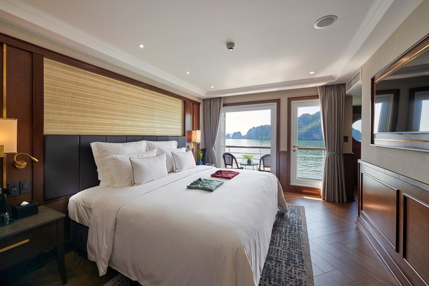 Du thuyền Paradise Legacy 5 sao Vịnh Hạ Long