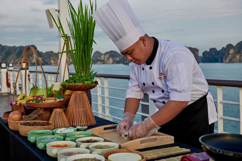 Du thuyền Paradise Legacy 5 sao Vịnh Hạ Long