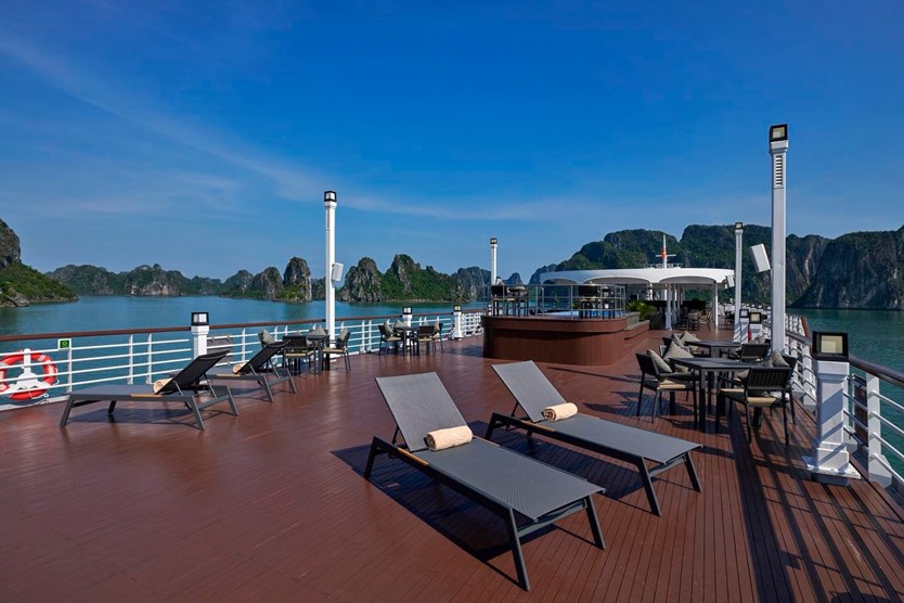 Du thuyền Paradise Legacy 5 sao Vịnh Hạ Long