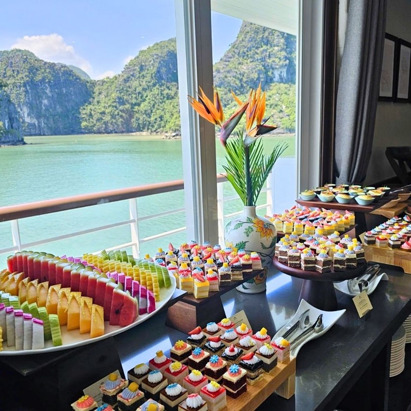 Du thuyền Paradise Legacy 5 sao Vịnh Hạ Long