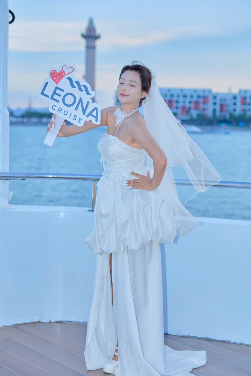 Du thuyền Leona Day Cruise 5* vịnh Hạ Long