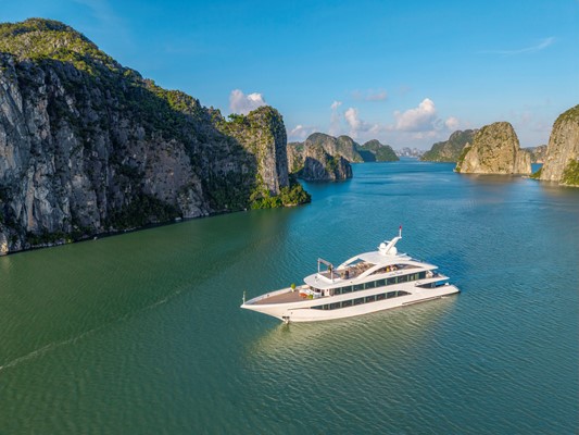 Du thuyền Leona Day Cruise 5* vịnh Hạ Long