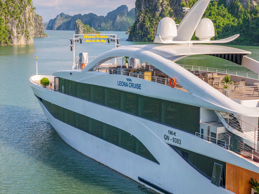 Du thuyền Leona Day Cruise 5* vịnh Hạ Long