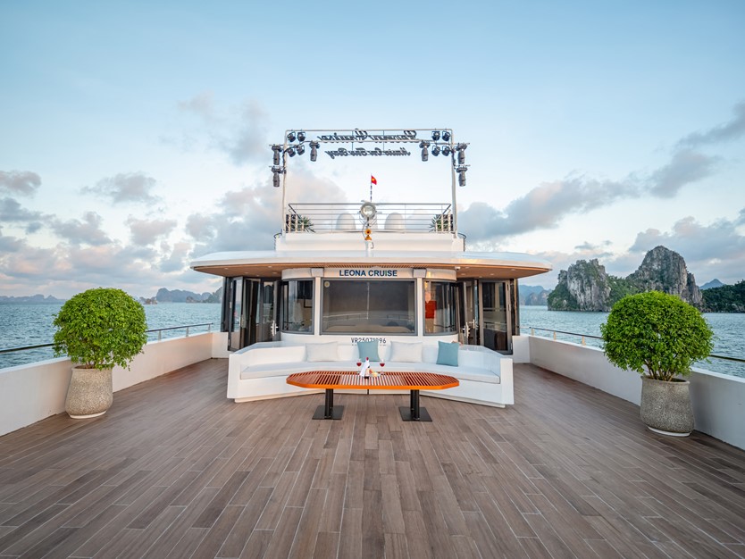 Du thuyền Leona Day Cruise 5* vịnh Hạ Long