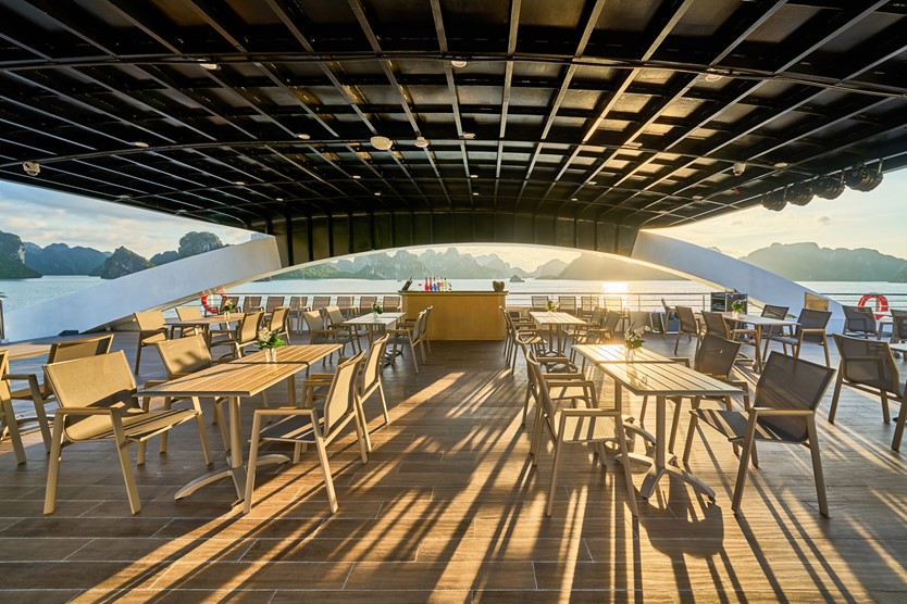 Du thuyền Leona Day Cruise 5* vịnh Hạ Long