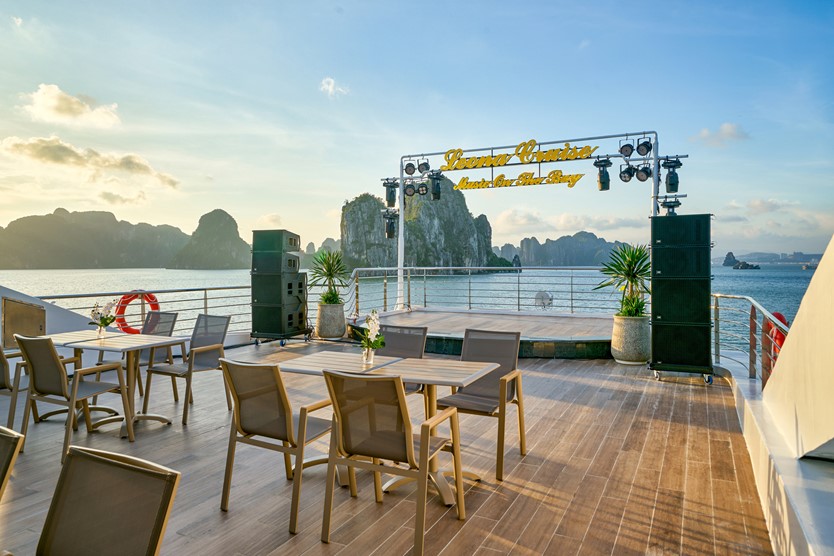 Du thuyền Leona Day Cruise 5* vịnh Hạ Long