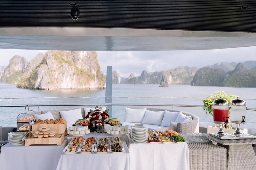 Du thuyền Taliya Day Cruise 5* Vịnh Lan Hạ