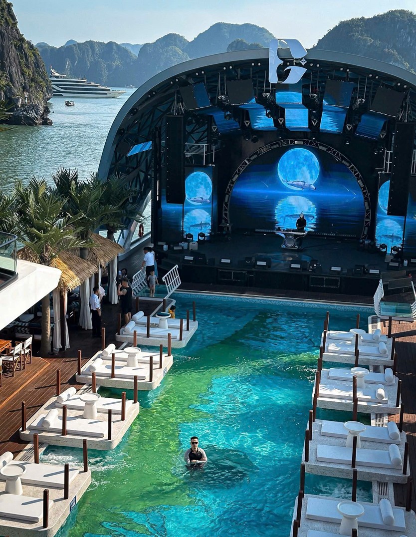 Du thuyền trong ngày 6* Dolphin Halong cruise 