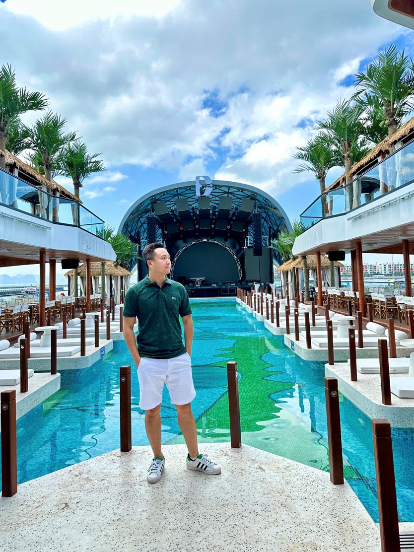 Du thuyền trong ngày 6* Dolphin Halong cruise 