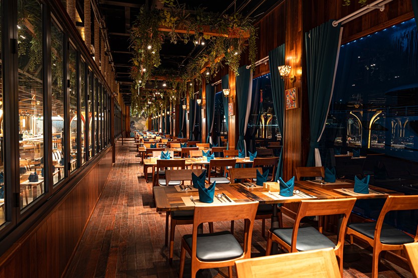 Du thuyền trong ngày 6* Dolphin Halong cruise 