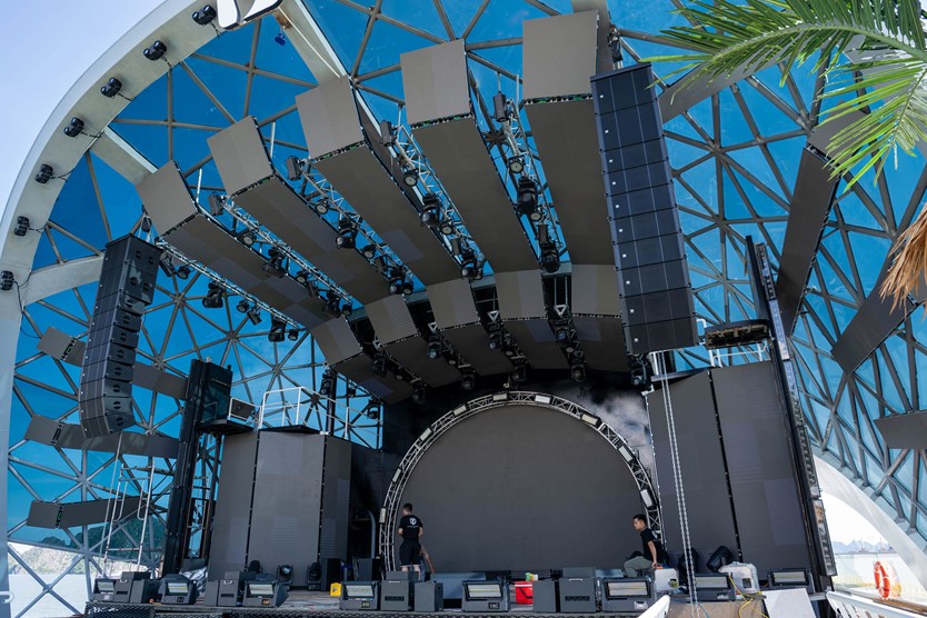 Du thuyền trong ngày 6* Dolphin Halong cruise 