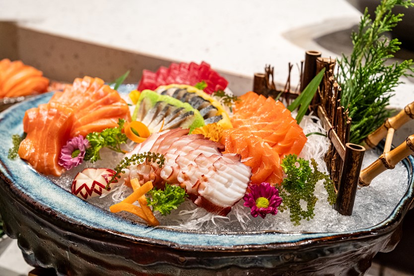 Du thuyền trong ngày 6* Dolphin Halong cruise 