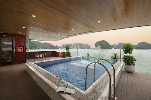 Du thuyền Du Yên 5 sao Vịnh Hạ Long