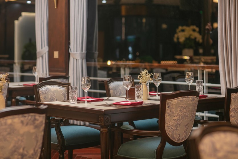 Du thuyền Du Yên 5 sao Vịnh Hạ Long