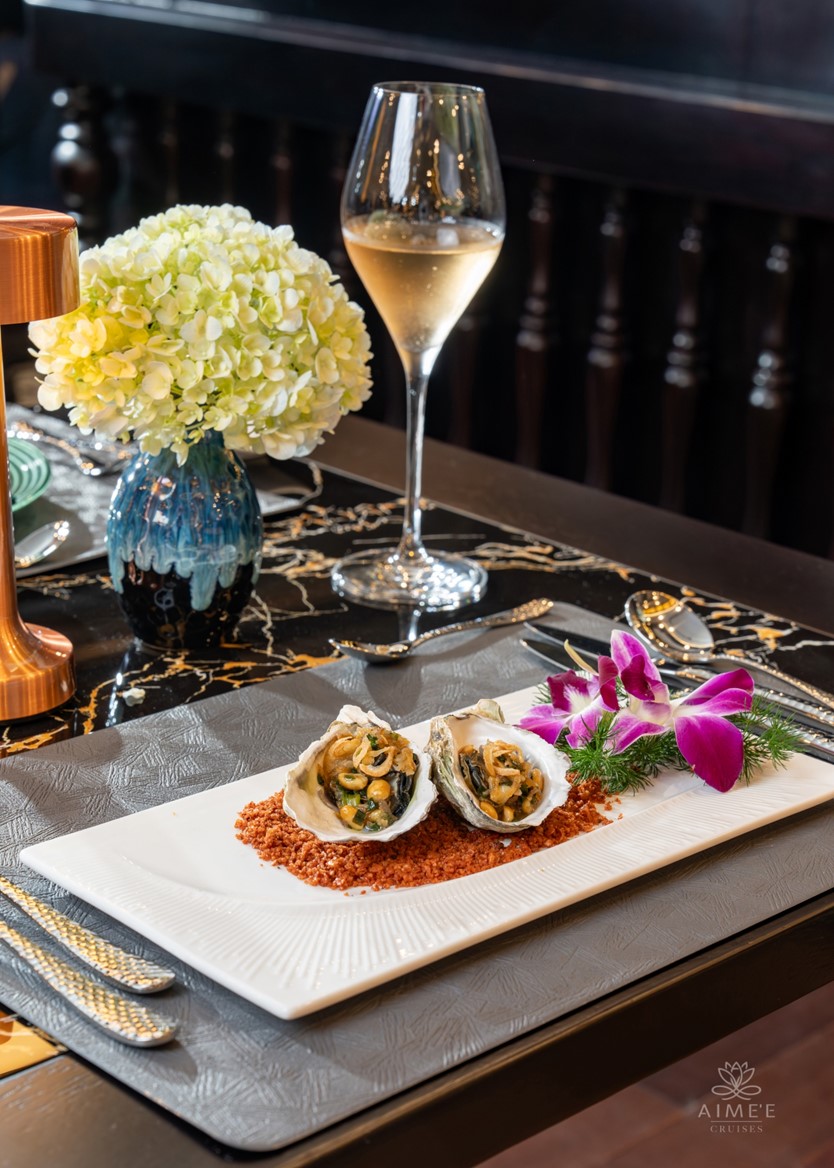 Du thuyền Aime'e 5 sao Vịnh Hạ Long