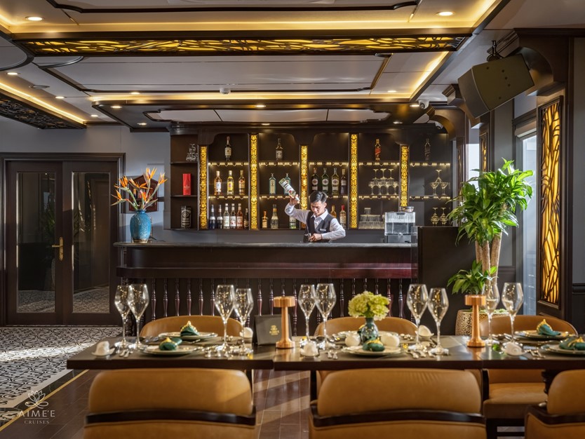 Du thuyền Aime'e 5 sao Vịnh Hạ Long