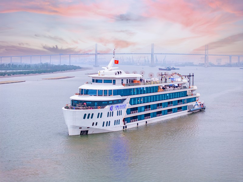 Du thuyền Luna Day Cruise 5* Vịnh Hạ Long