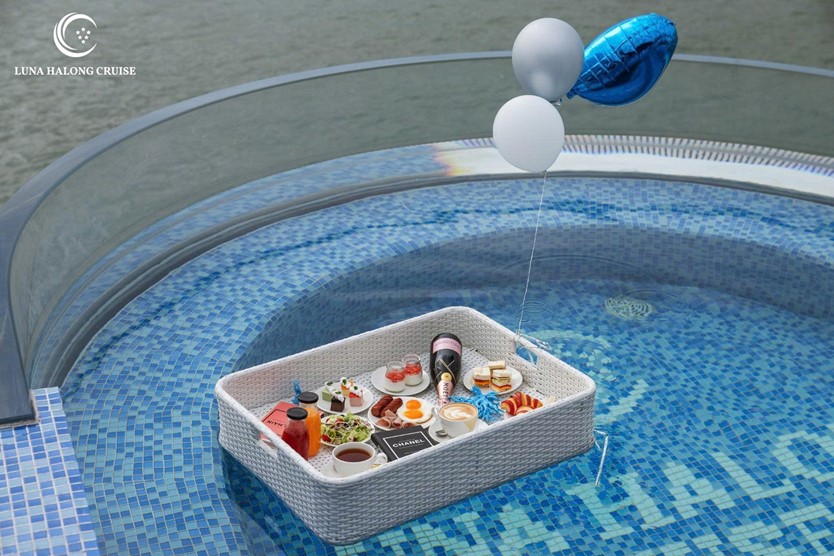 Du thuyền Luna Day Cruise 5* Vịnh Hạ Long