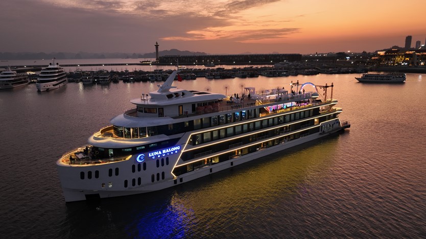 Du thuyền Luna Day Cruise 5* Vịnh Hạ Long