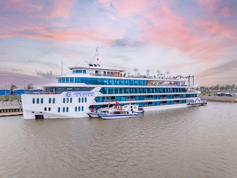 Du thuyền Luna Day Cruise 5* Vịnh Hạ Long