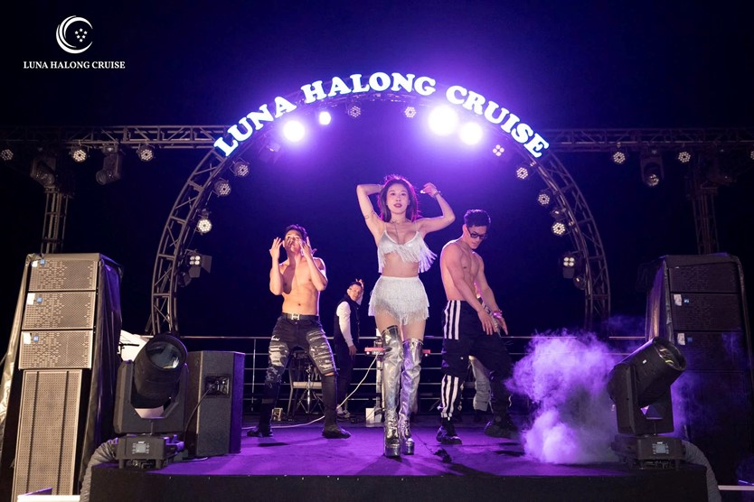 Du thuyền ăn tối 6* Dolphin Halong cruise 